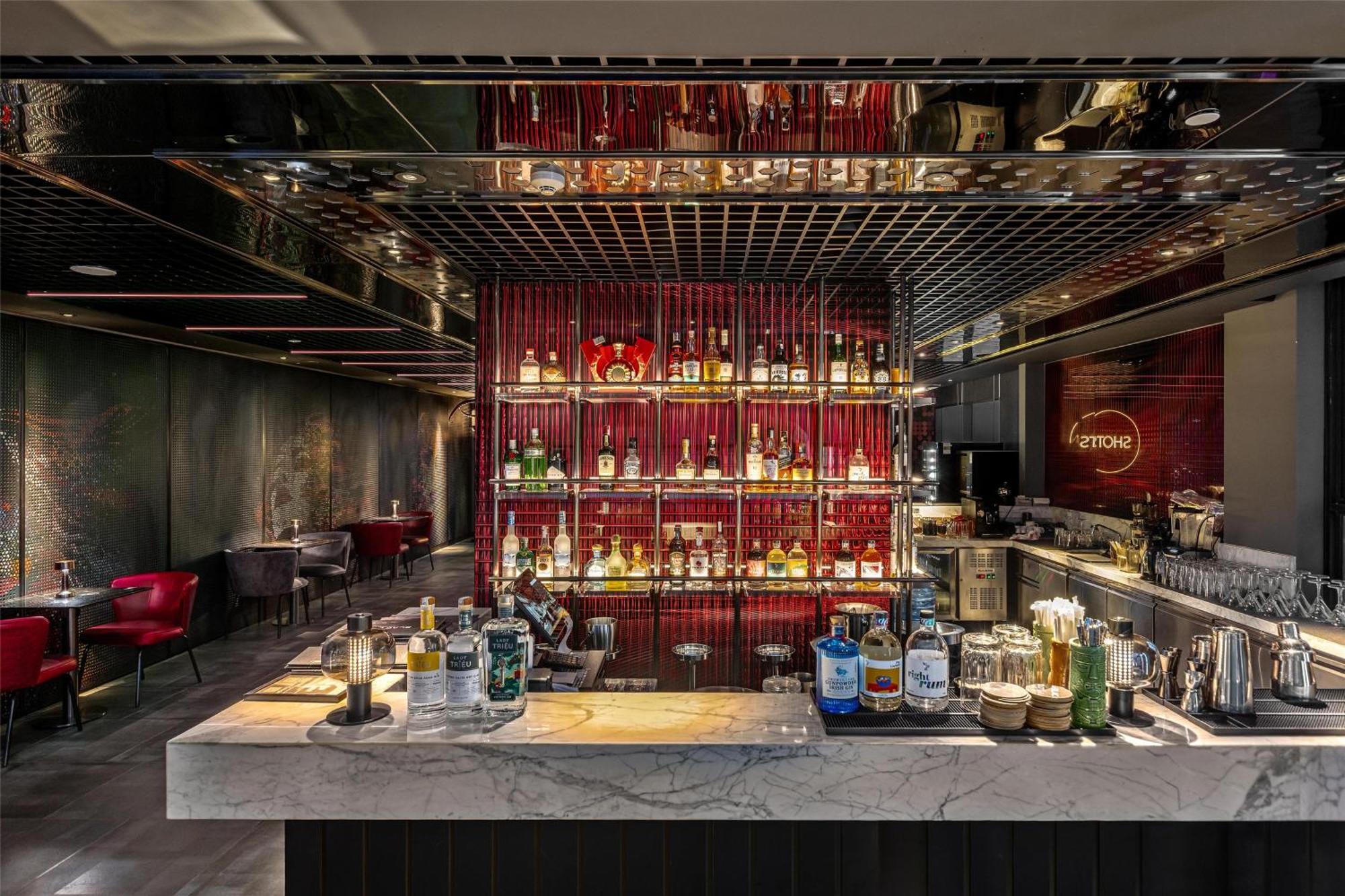 Radisson Red 5*